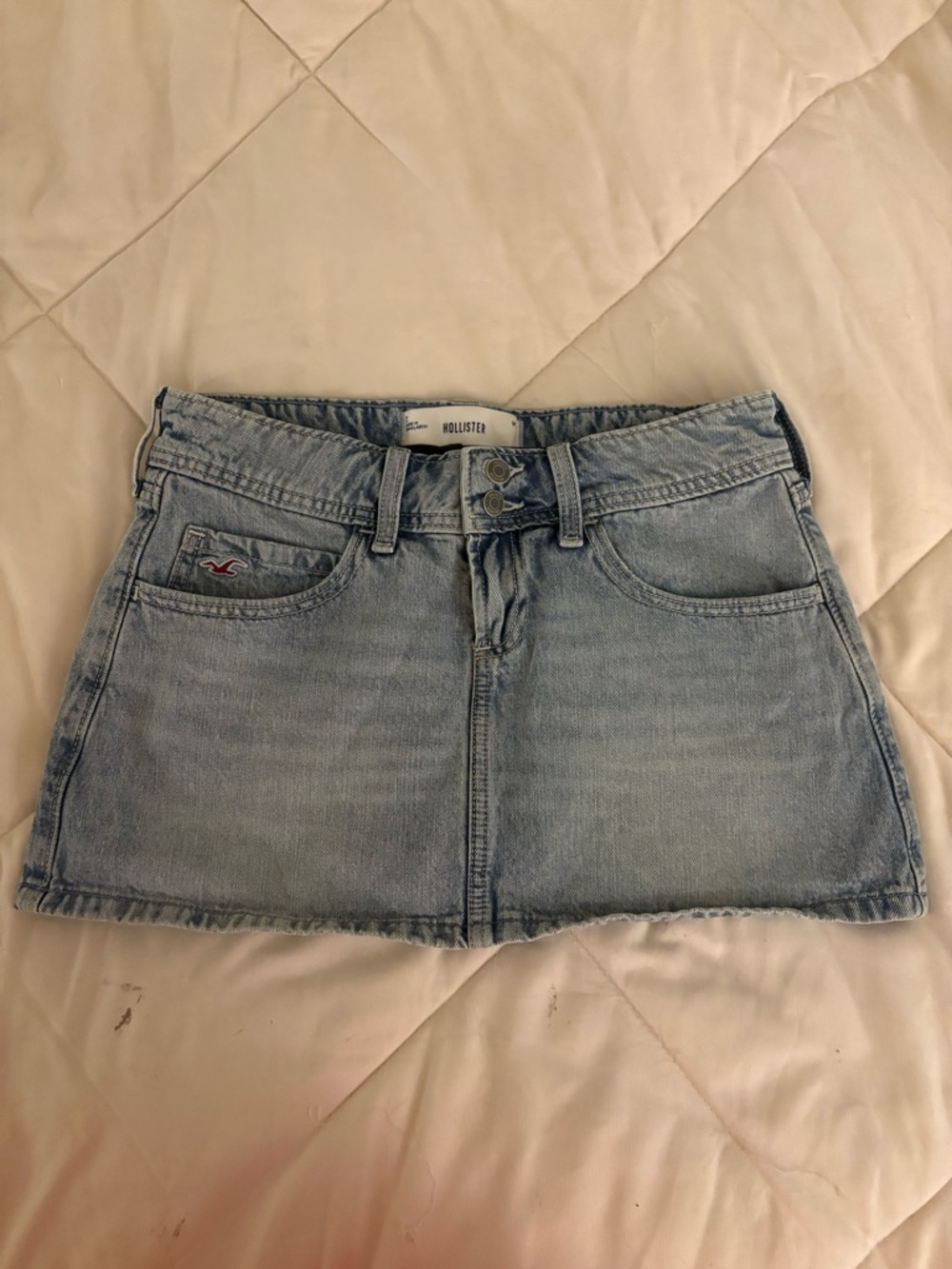 Hollister Low Rise Light Wash Denim Mini Skirt